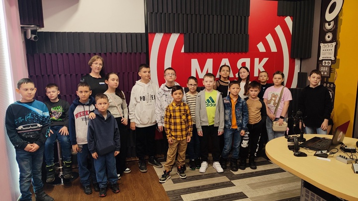 На экскурсии.